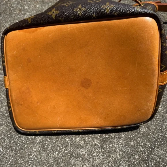 Louis Vuitton Noe Petite - Picture 10 of 16